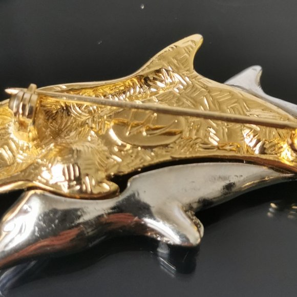 Vintage signed "LC" LIZ CLAIBORNE DOLPHIN PORPOISE PIN BROOCH gold & silver tone - Picture 5 of 5